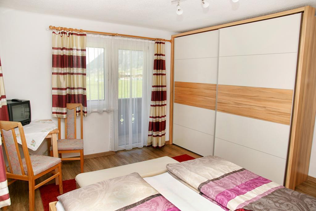 Готель Haus Gabriela Іттер Номер фото